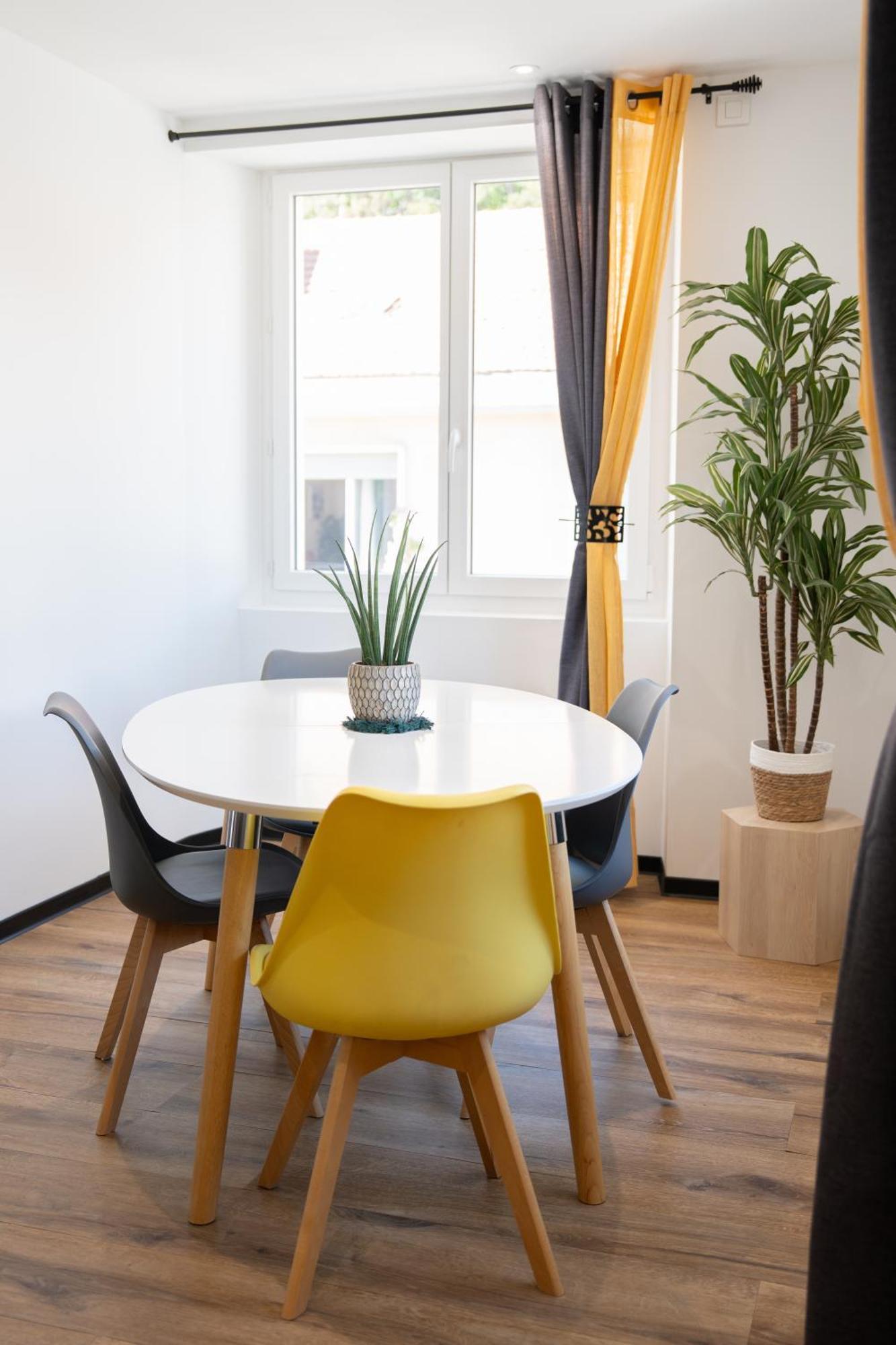 Appartement Centre De Систерон Екстериор снимка
